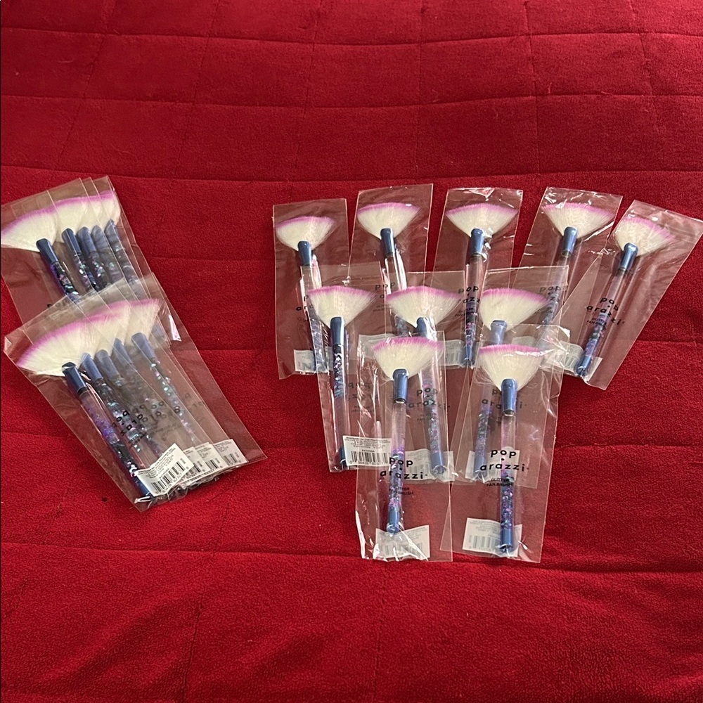 20 Sparkle handle fan Makeup Brushes